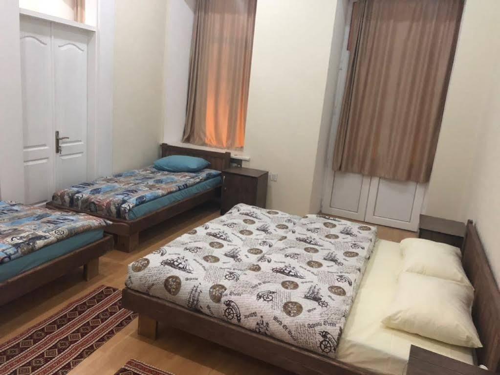 Capital Hostel Baku Ngoại thất bức ảnh