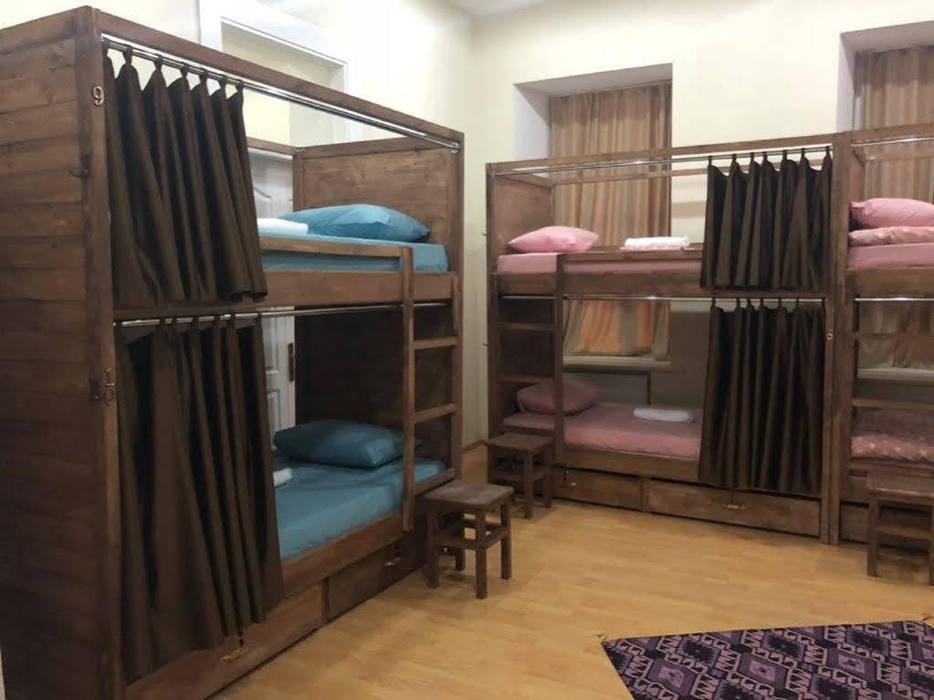 Capital Hostel Baku Ngoại thất bức ảnh